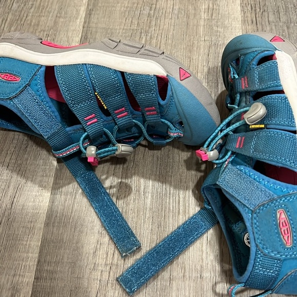 Keen Newports size 2 - Picture 8 of 10